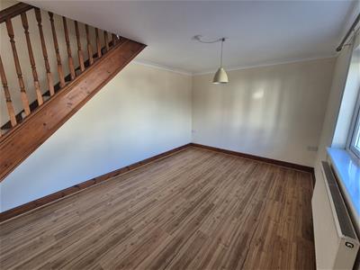 LIVING ROOM/ YSTAFELL FYW